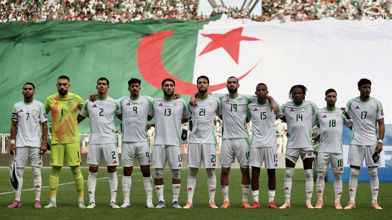 teamfoto voor Algeria